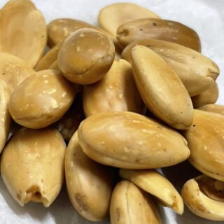 NUTS-直火焙煎手むきアーモンド